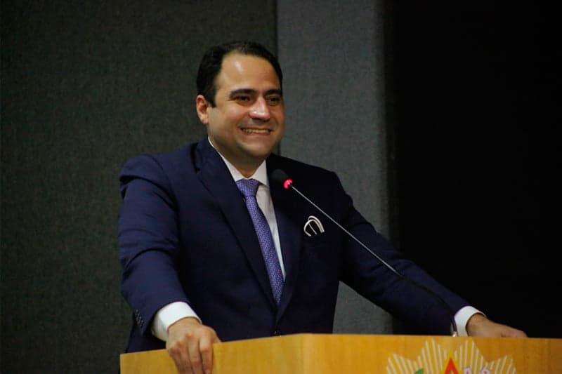 Advogado amazonense toma posse como presidente da OAB