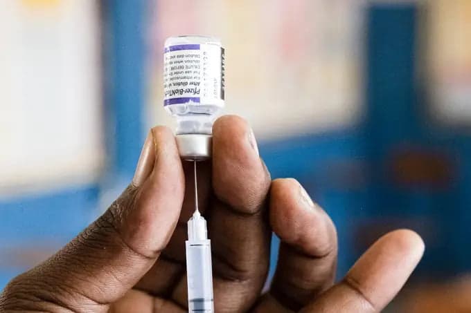 Cobertura da dose de reforço contra a Covid-19 é insuficiente, diz Ministério da Saúde