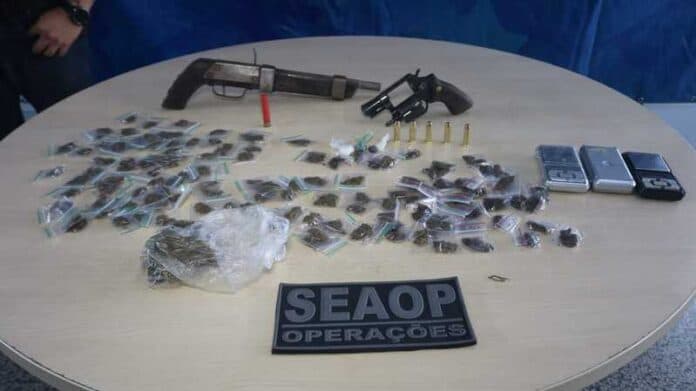 “Cidade Mais Segura” prende dois por tráfico de drogas e porte ilegal de armas