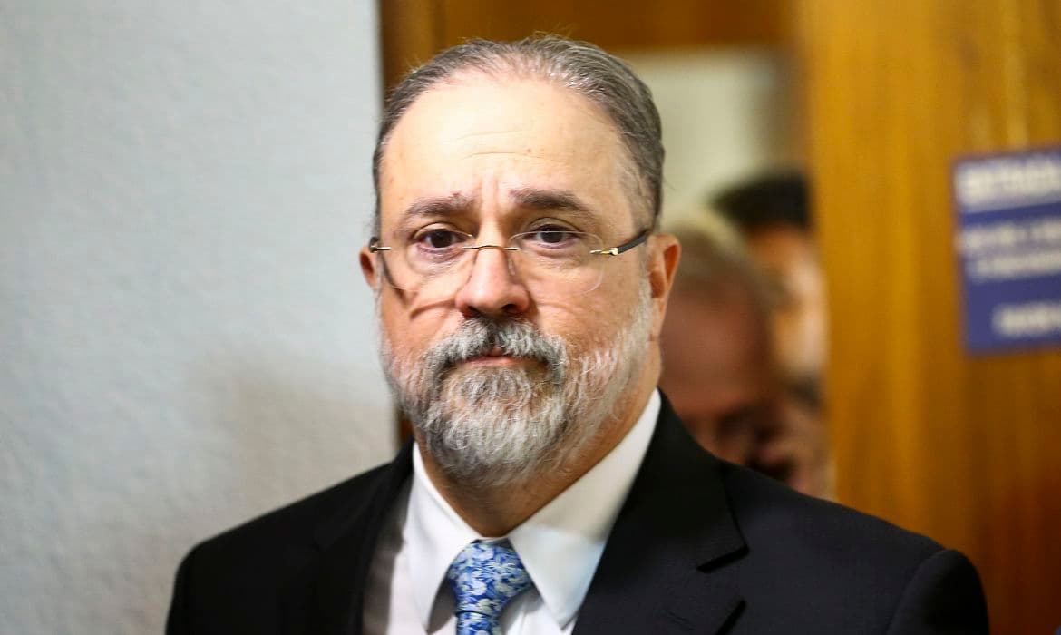 Aras diz que CPI da Covid não apresentou provas e senadores ameaçam procurador com impeachment