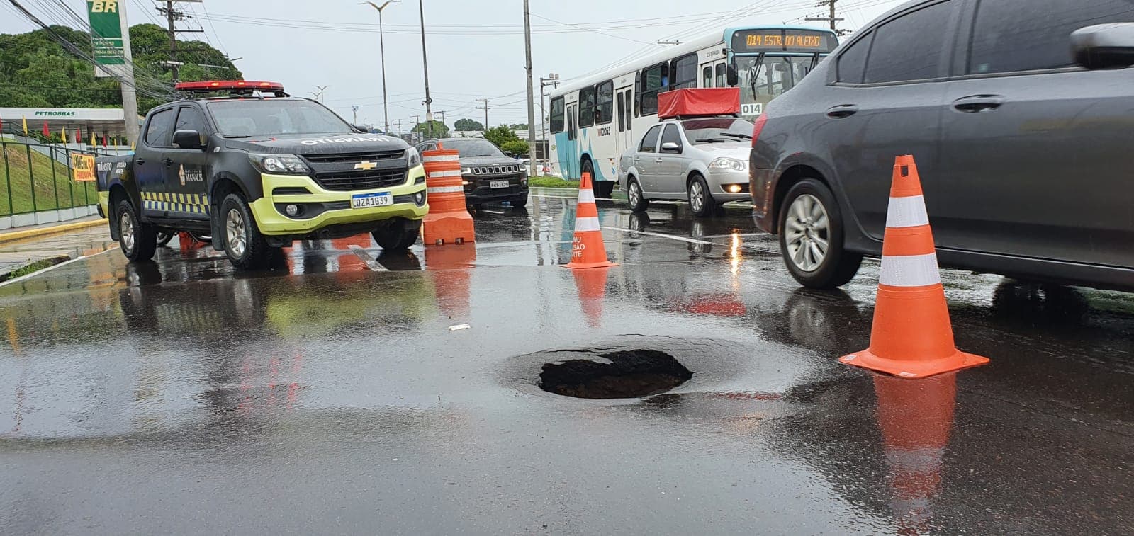 Trecho da Torquato Tapajós é interditada para realização de serviço de drenagem profunda