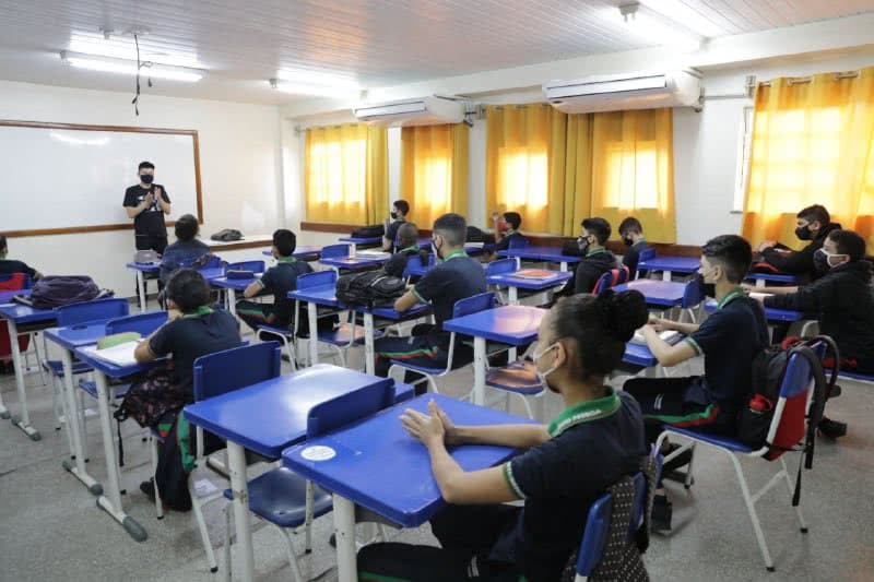 Amazonas inicia ano letivo na rede pública nesta segunda