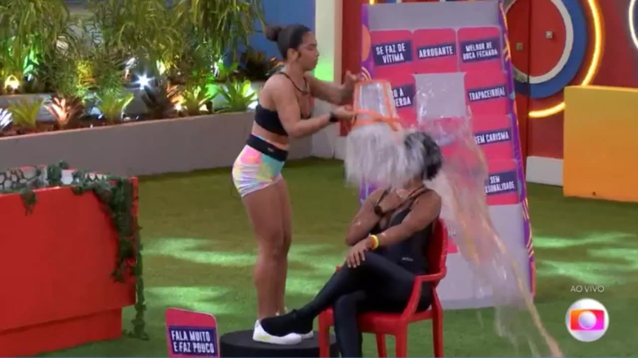Jogo da discórdia no BBB: Maria é acusada de agredir Natália e internautas pedem expulsão