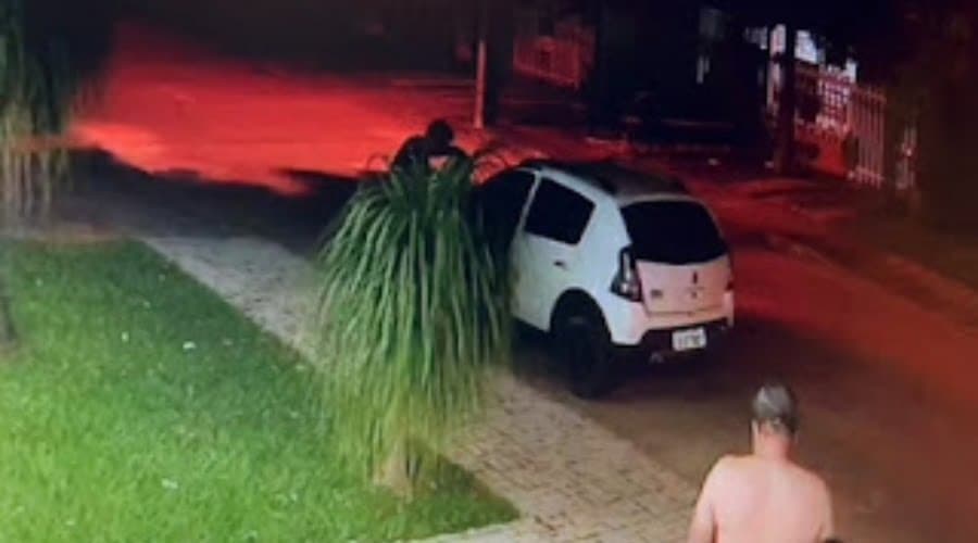 Personal espanca morador de rua após flagrar traição de mulher; veja o vídeo