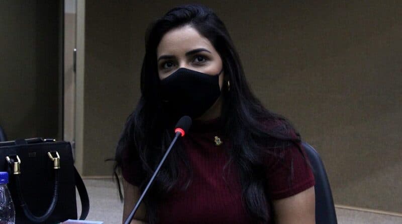 Vereadora denuncia: terapeuta que agrediu crianças autistas continua atuando em Manaus