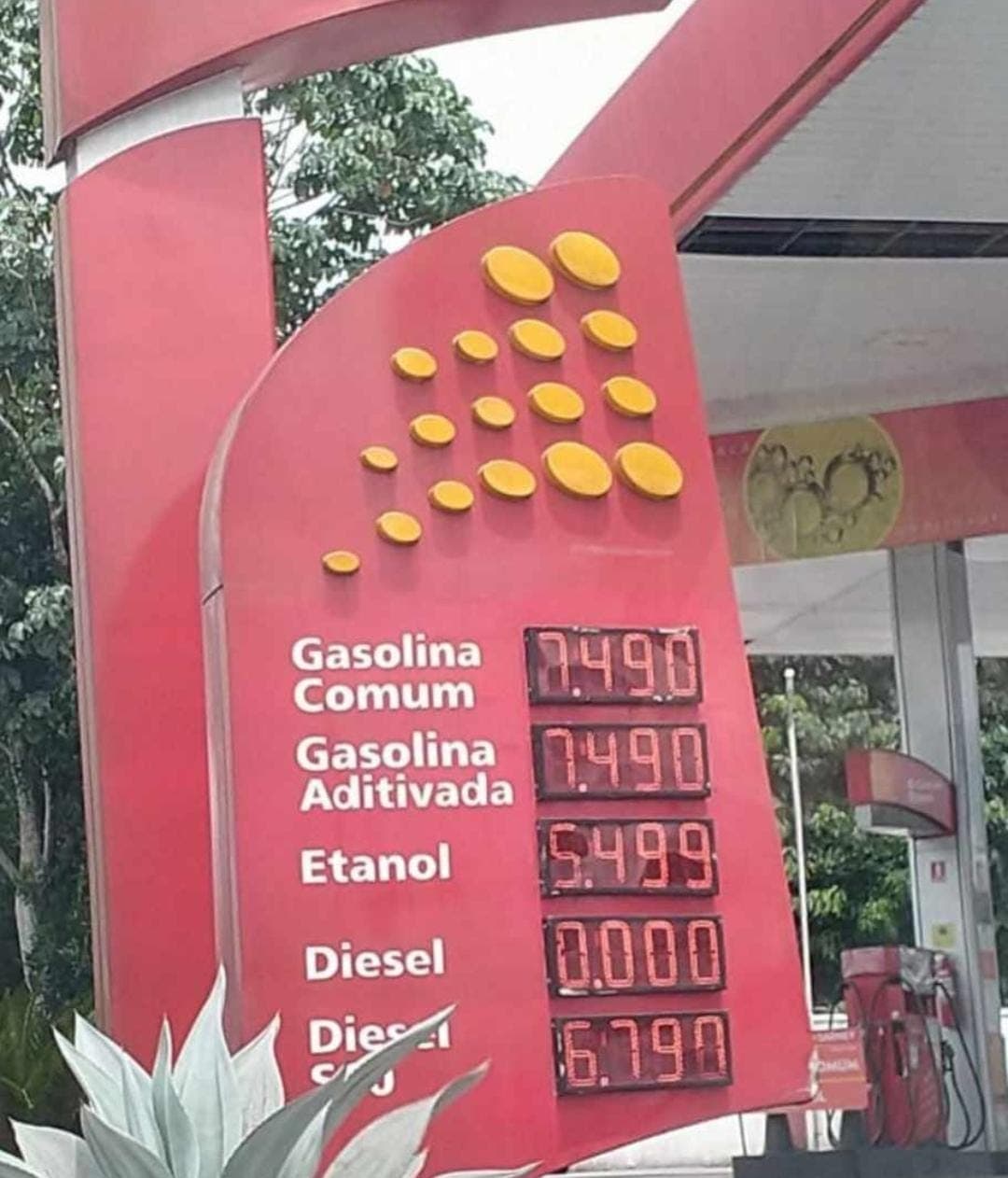 Veja vídeo: Postos de combustíveis começam a praticar novo aumento da gasolina em Manaus