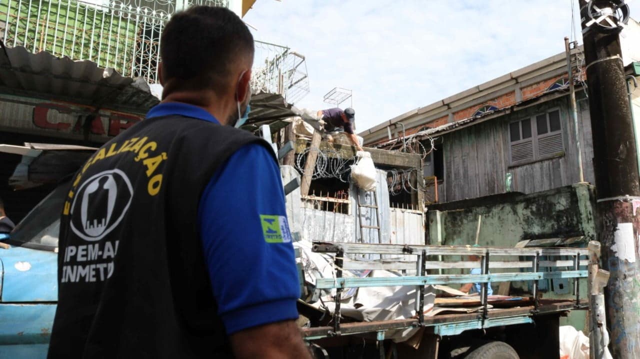 Operação da SSP fecha uma sucata na Compensa