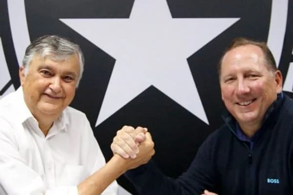 Novo dono! Botafogo oficializa venda da SAF para John Textor