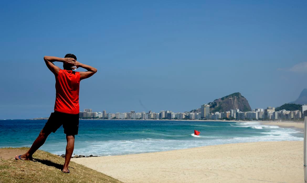 Rio desobriga uso de máscaras; flexibilização também ocorre no DF e Santa Catarina