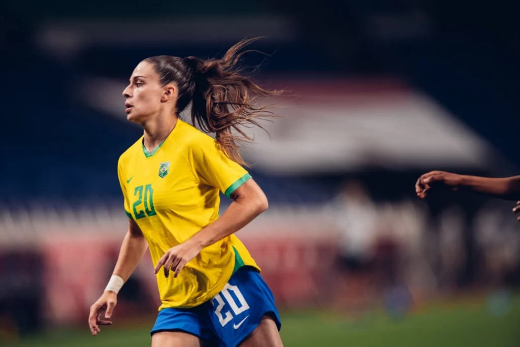 Atacante da seleção brasileira feminina denuncia Barcelona por assédio moral