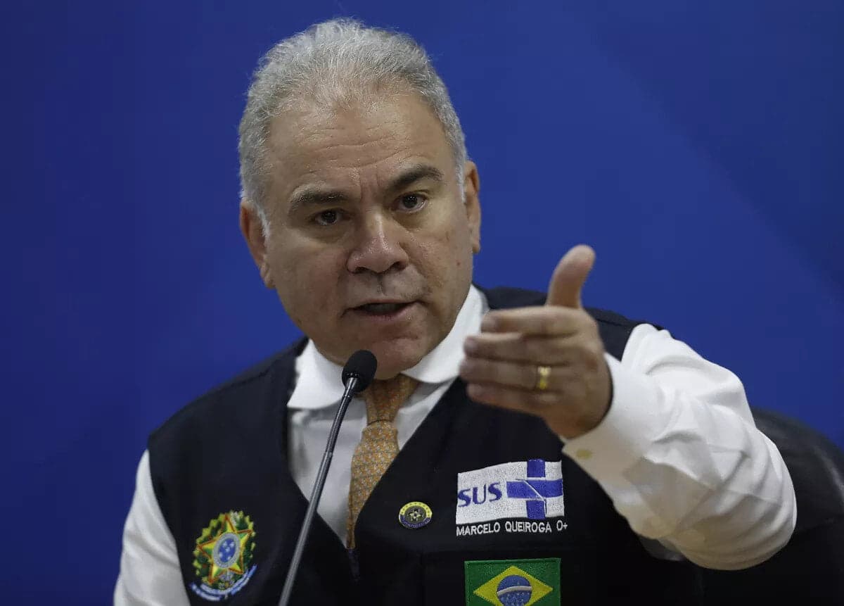 Marcelo Queiroga assina portaria que determina fim de emergência por conta da Covid-19
