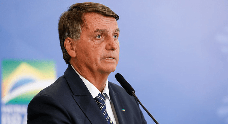 Bolsonaro minimiza compra de Viagra pelo exército: “Não é nada”
