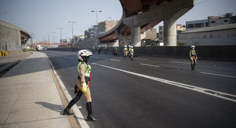 Presidente do Peru anuncia fim do toque de recolher