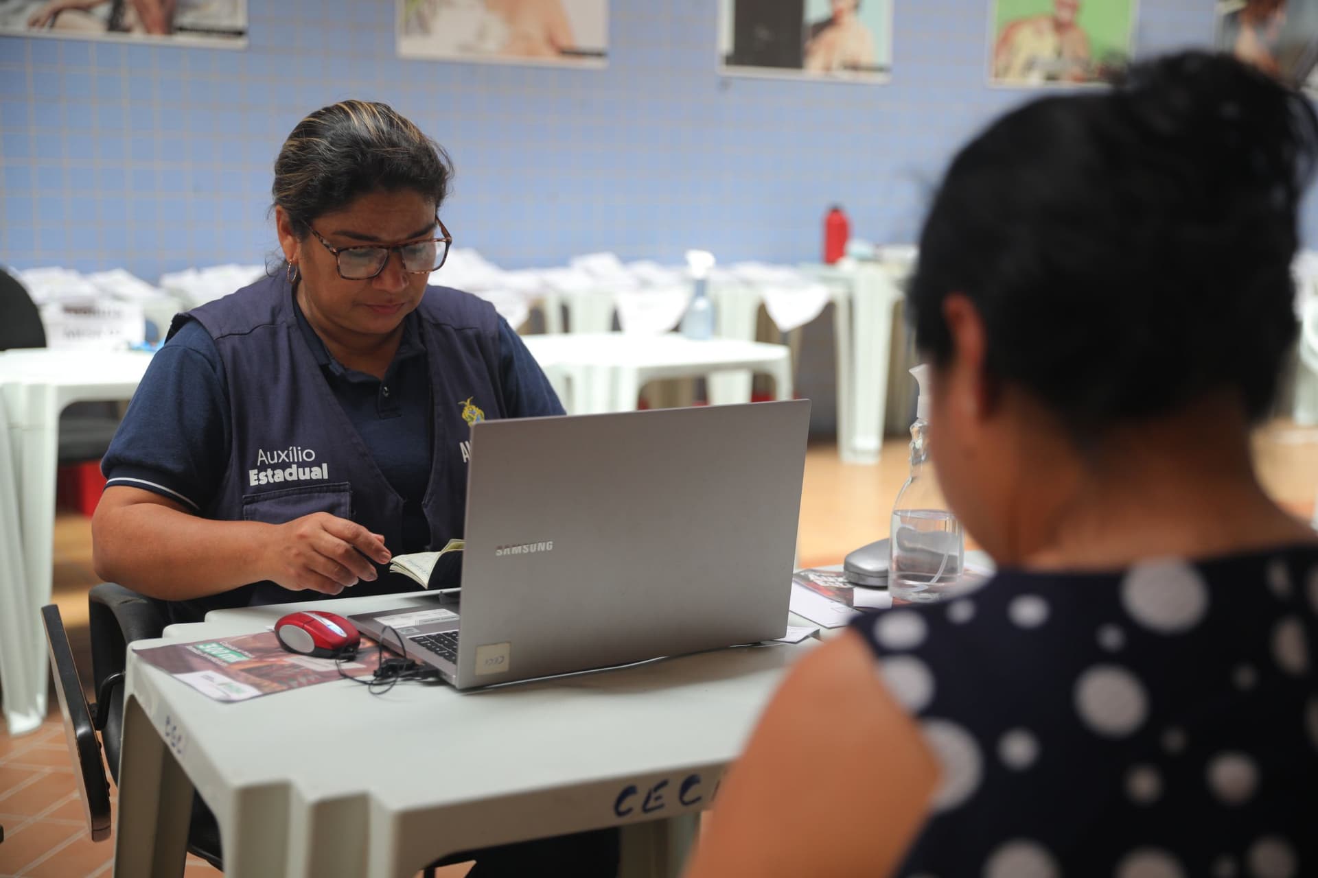 Em Manaus, prazo para a entrega dos cartões do Auxílio Estadual é prorrogado