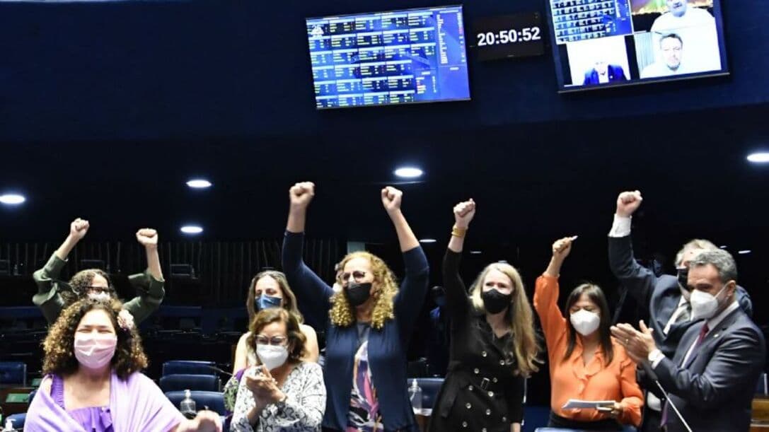 Prazo para composição de federações partidárias encerra nesta terça-feira