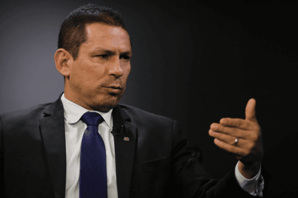 “Desqualificado”, afirma Marcelo Ramos sobre Coronel Menezes