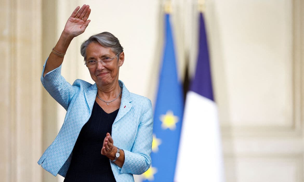 Elisabeth Borne é escolhida por Macron como nova primeira-ministra da França