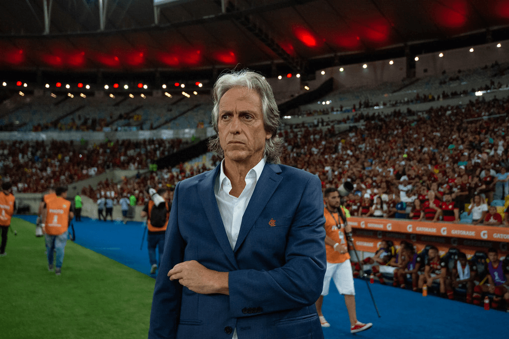 “Não volto ao Brasil”, diz Jorge Jesus ao desembarcar em Portugal