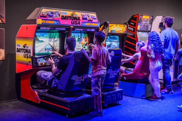 Bolsonaro anuncia nova redução de impostos para jogos eletrônicos