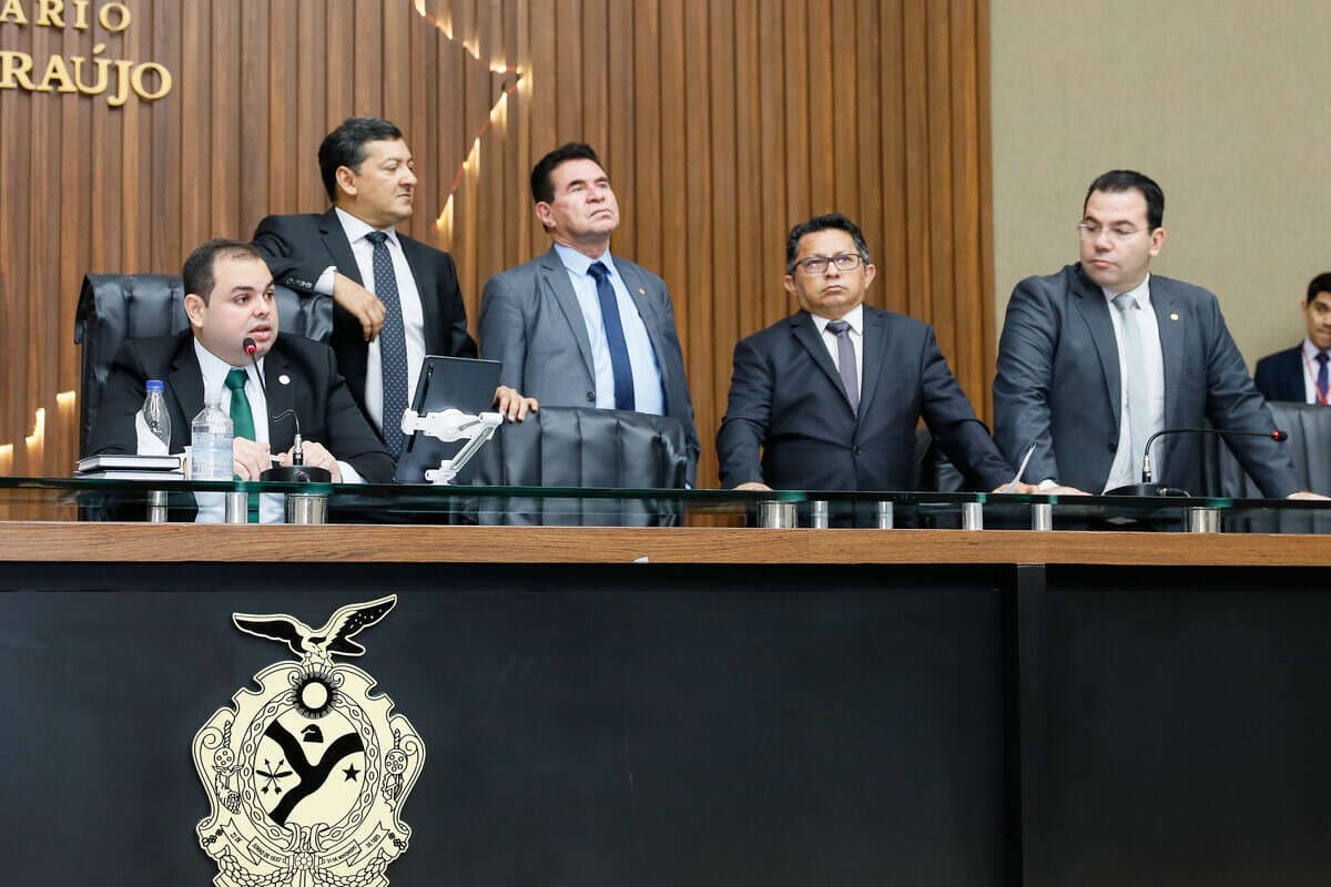 Aleam aprova PL que proíbe instalação de medidores aéreos