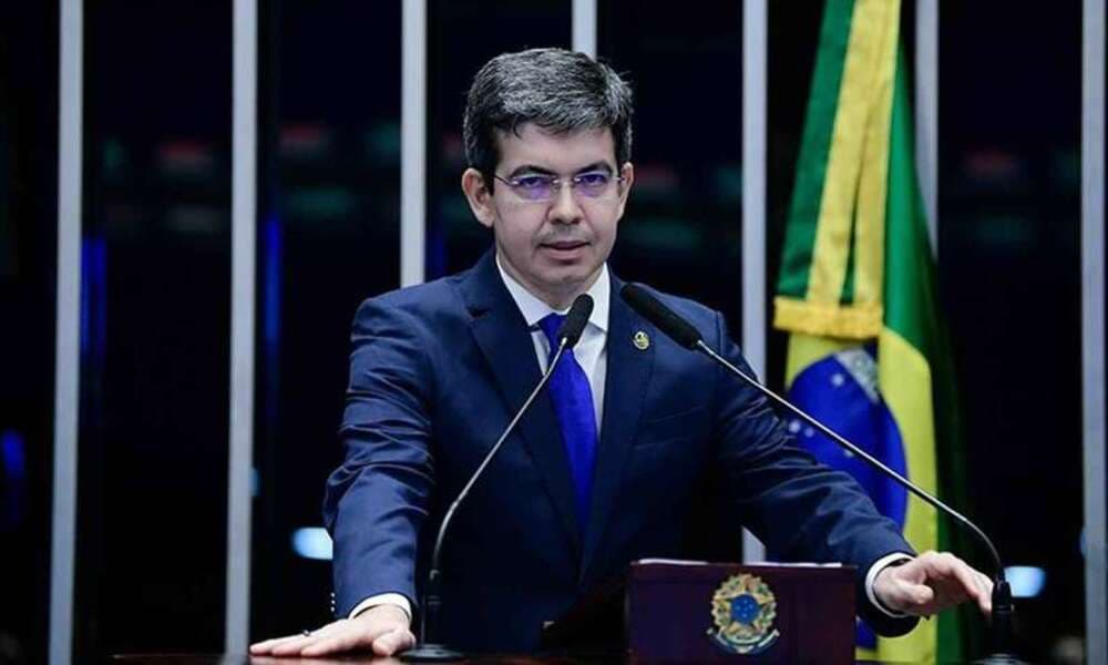 Senadores devem protocolar pedido de abertura da CPI do MEC hoje