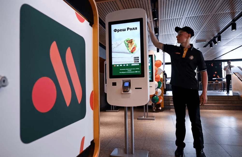 Na Rússia, lojas do McDonald’s reabrem com novo nome