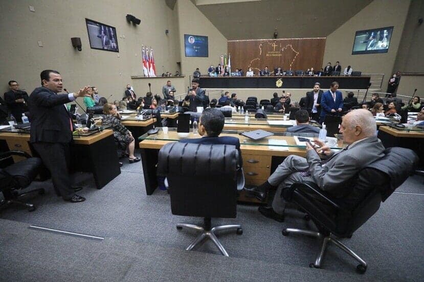 Aprovada na Aleam, LDO 2023 destaca redução do ICMS sobre combustíveis