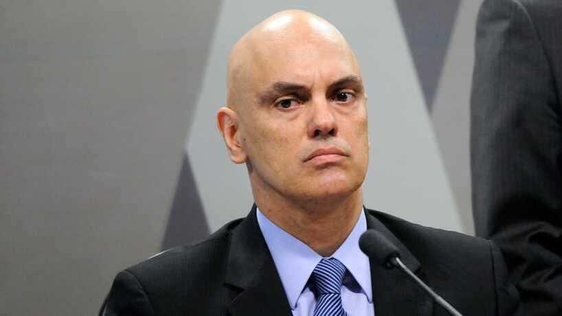 Moraes determina prazo para que Bolsonaro se manifeste sobre discurso de ódio