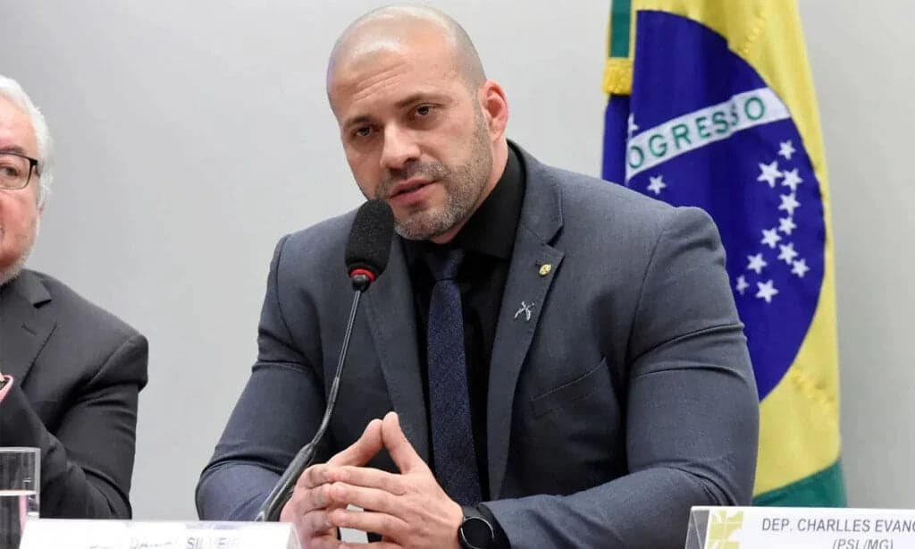 Daniel Silveira vai receber medalha da Ordem do Mérito do Livro