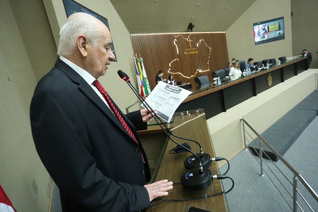 Serafim contesta falta de recursos para pagamento de piso salarial a professores