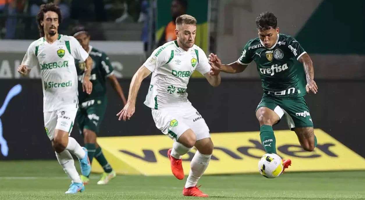 Palmeiras vence Cuiabá em casa e retoma liderança do Brasileirão