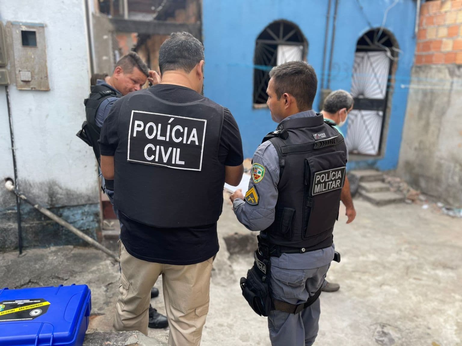 Bebê de 2 meses morre, após mãe dormir por cima dele