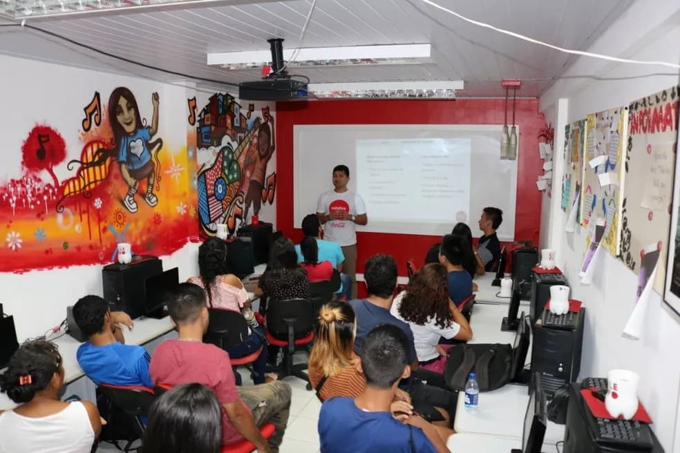 “Coletivo Online” oferta cursos gratuitos para jovens no AM