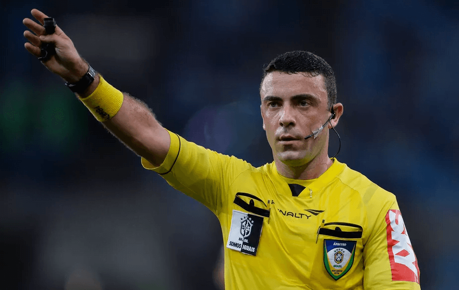 Árbitro Igor Benevenuto se declara homossexual e diz: “Finalmente eu mesmo”