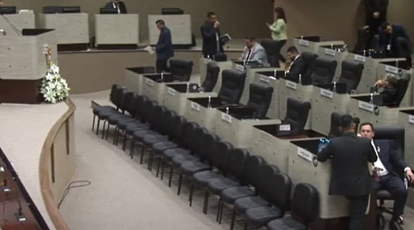 Vereadores discutem sobre decreto de IPI: Sassá chama Menezes de “puxa-saco”