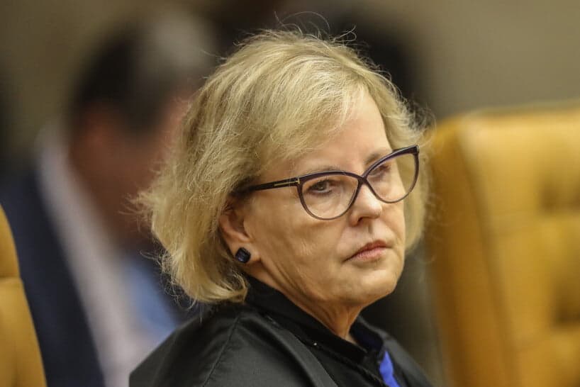Rosa Weber envia pedido de investigação contra Bolsonaro por ataques ao sistema eleitoral