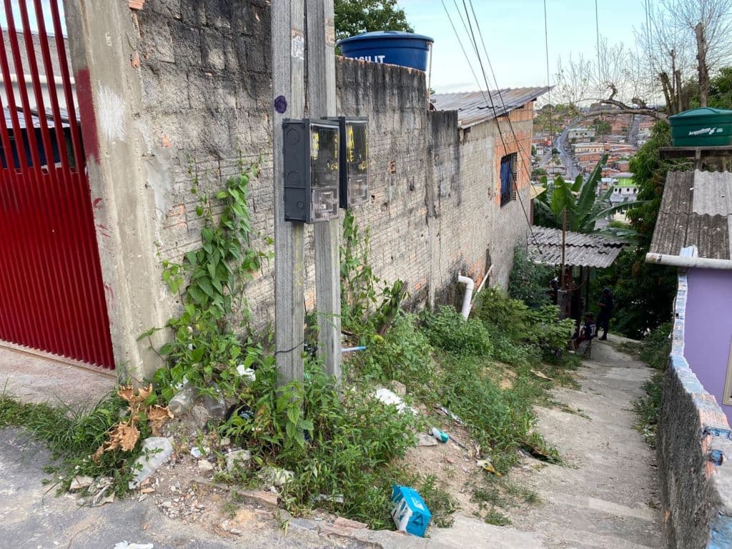 Menino com paralisia morre após sofrer queda em casa