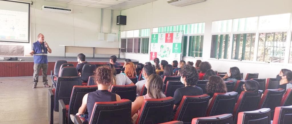 Palestra fala sobre “Atuação do Médico Veterinário”