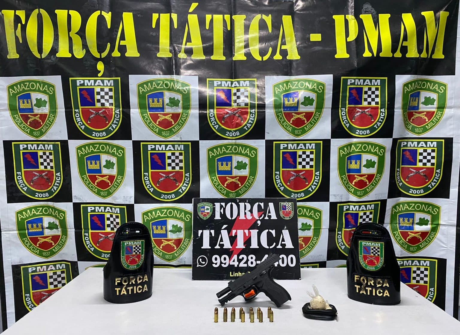 Dupla é presa com arma e drogas na zona Sul de Manaus