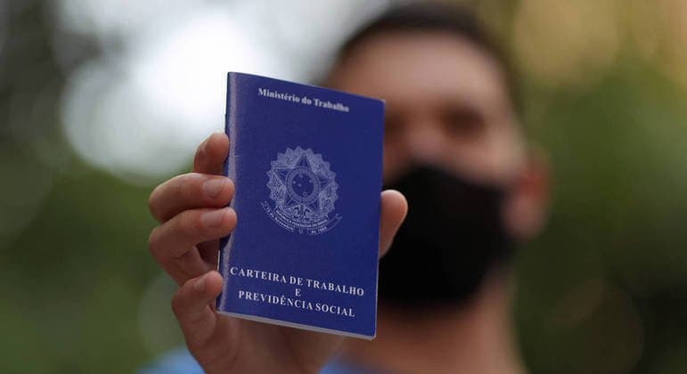 Comércio lidera geração de empregos no Estado