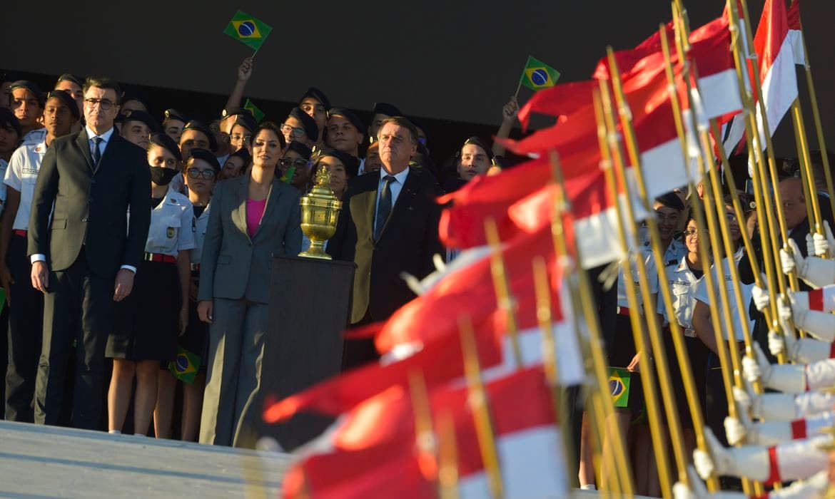 Presidente participa de cerimônia da chegada de coração de D. Pedro I