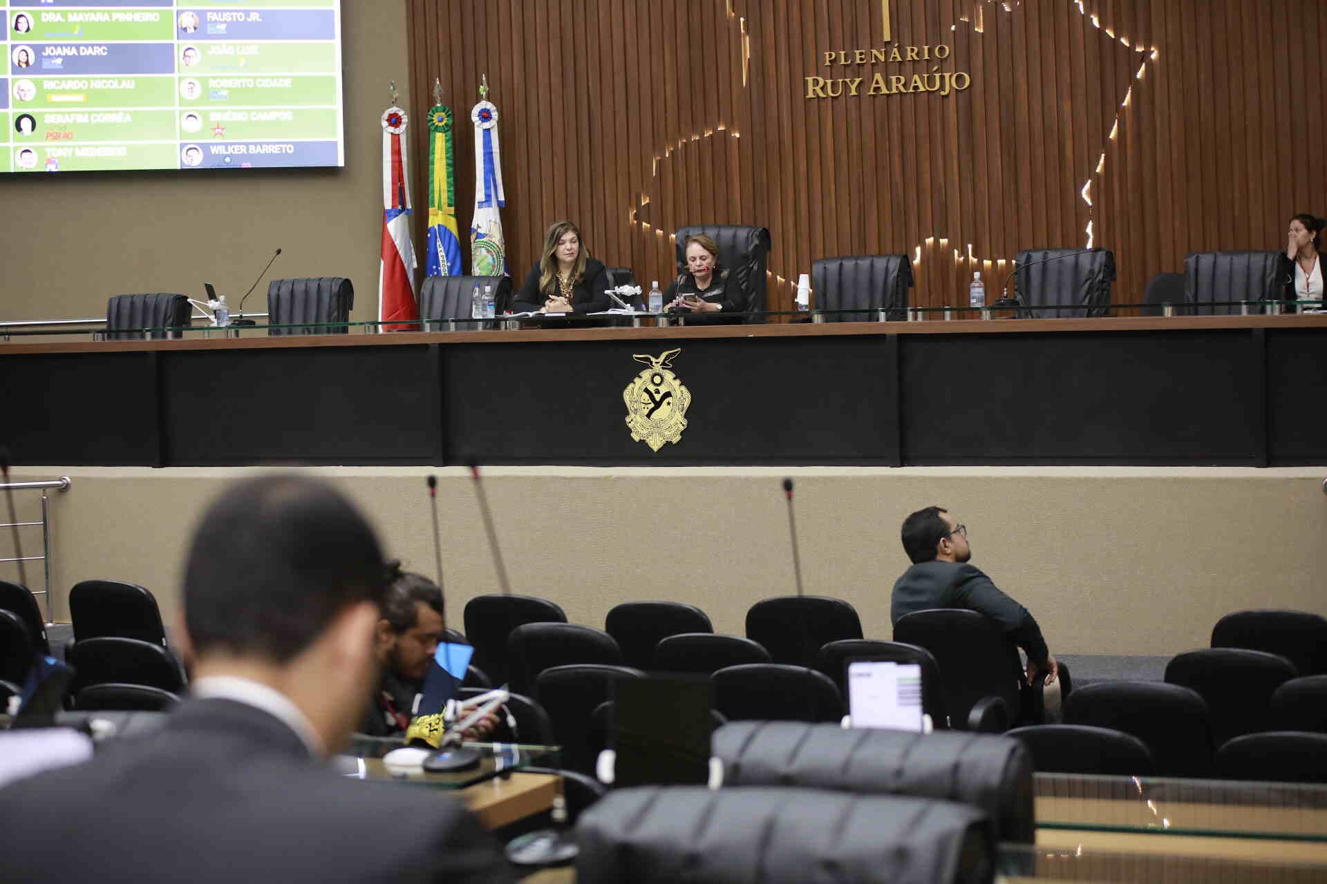 Campanha eleitoral paralisa atividades no plenário da Aleam