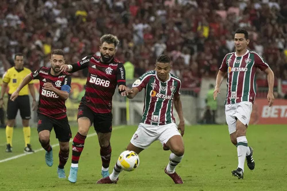 Fluminense busca superação em disputa contra o Flamengo neste domingo