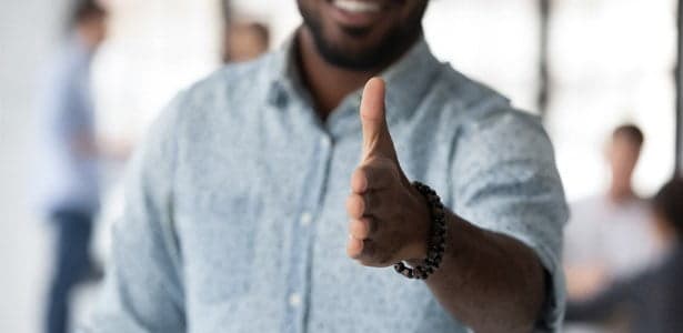 Pela primeira vez nas eleições, candidatos negros serão maioria nas urnas