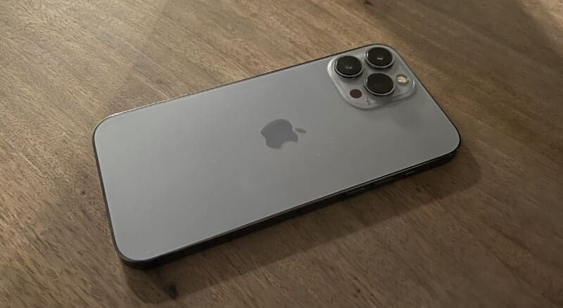 iPhone deve ficar até 30% mais caro depois de “tarifaço” de Trump; entenda