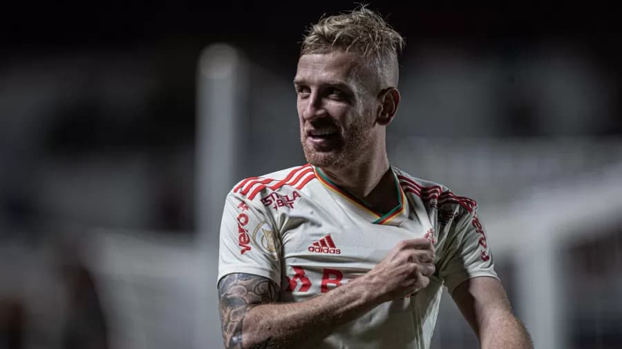 Inter vence Atlético-GO e retoma vice-liderança