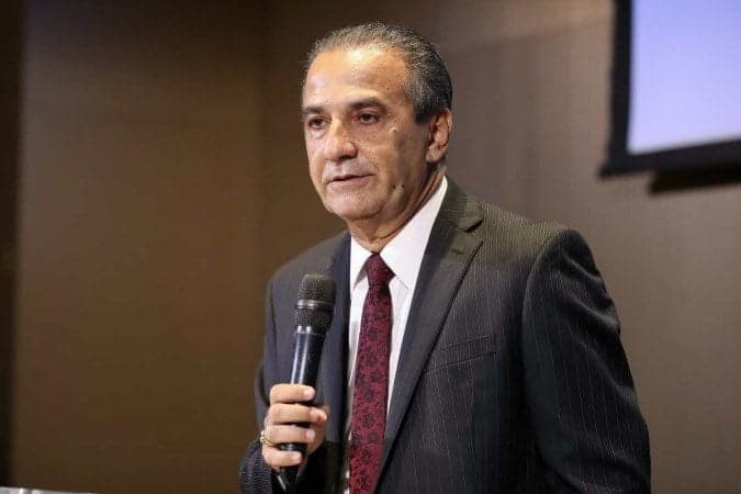 “Vamos orar pelo novo governo”, diz Silas Malafaia durante culto