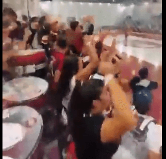 Vídeo: alunos de medicina gritam ‘Não tenho culpa se seu pai é motoboy’ durante partida