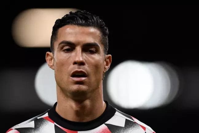 Técnico do Manchester fala em “consequências” para CR7 após deixar jogo