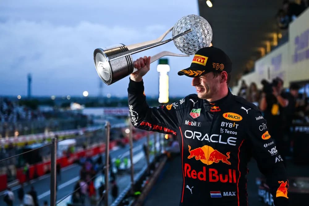 Max Verstappen é bi-campeão da F1